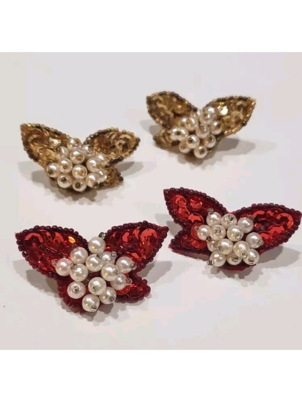 VTG Christmas Earrings Sequin Holiday Sparkle Gold Red Pierced Fashion Avon 1991